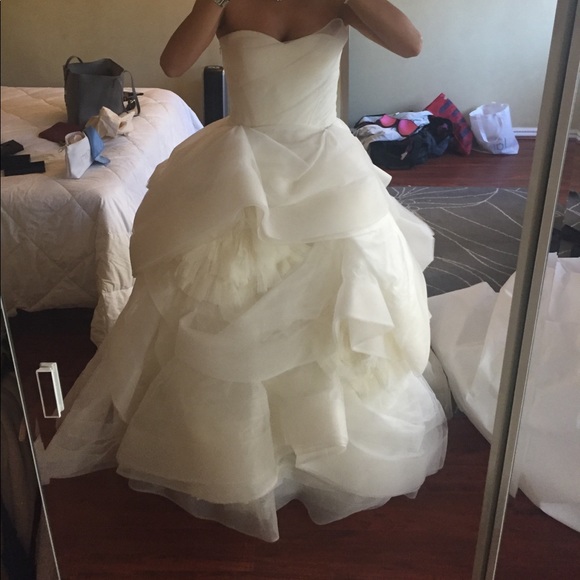 Vera Wang Couture Iconic Wedding dress (Katherine)